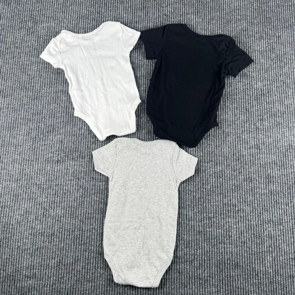 Lot of 3 Funny Graphic Baby Bodysuits Mama Aunt Slogan Black White Grey 6-9M 588